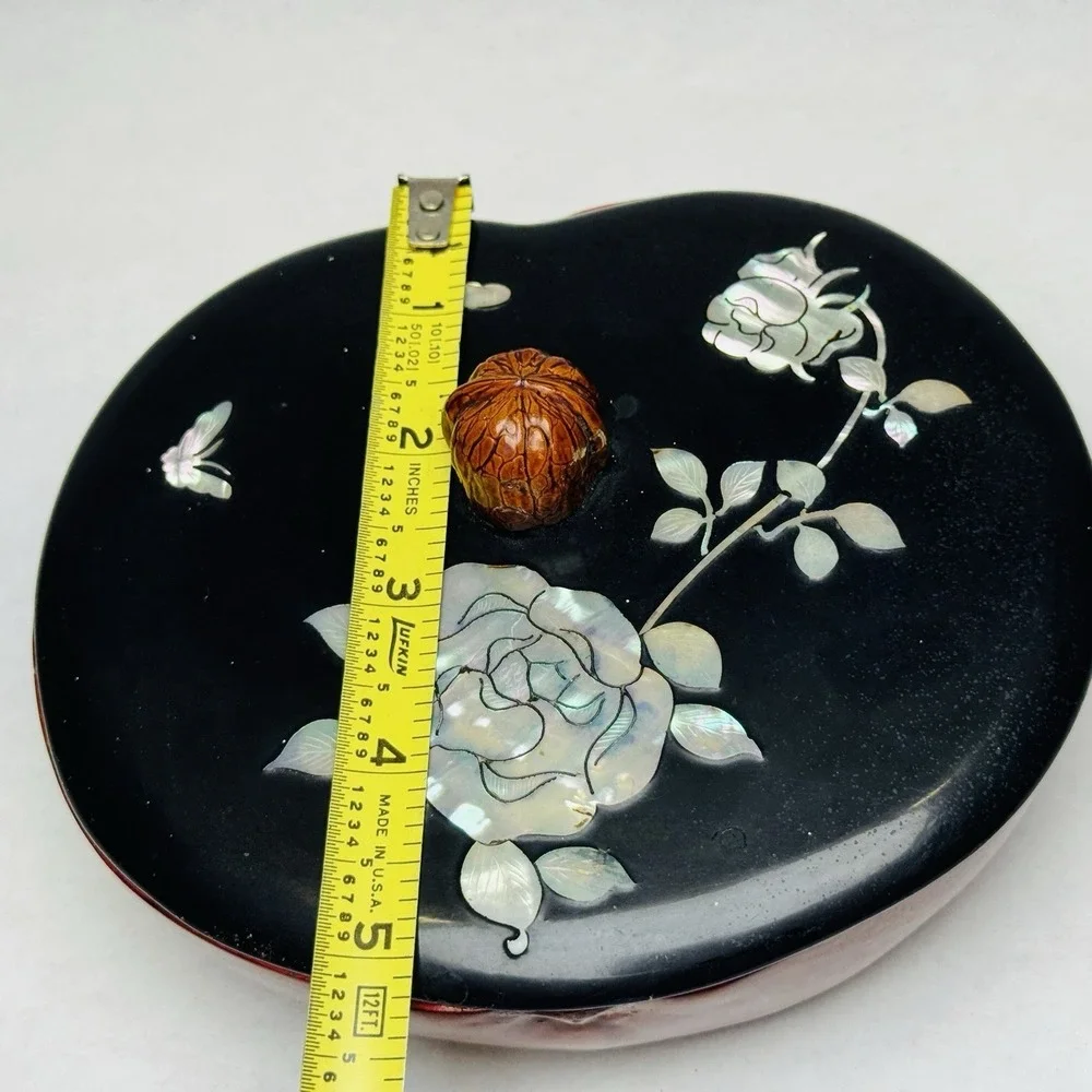 Vintage Japanese Inlaid Mother of Pearl Lacquer Peach Shaped Box w/Nut Look Lid